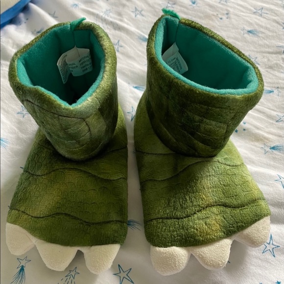 Cat & Jack Other - •NWOT•Cat & Jack Toddler Dino Slippers